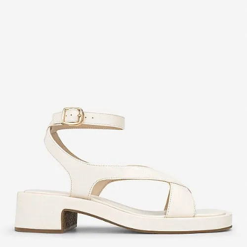 Block heel sandals with woven straps